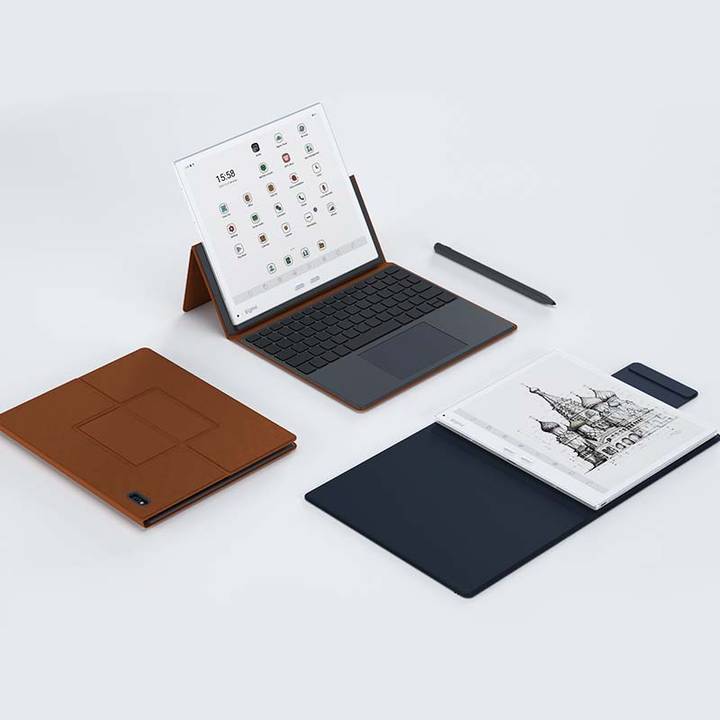 Bigme B10 con la funda con teclado, junto a la funda magnética y el lápiz